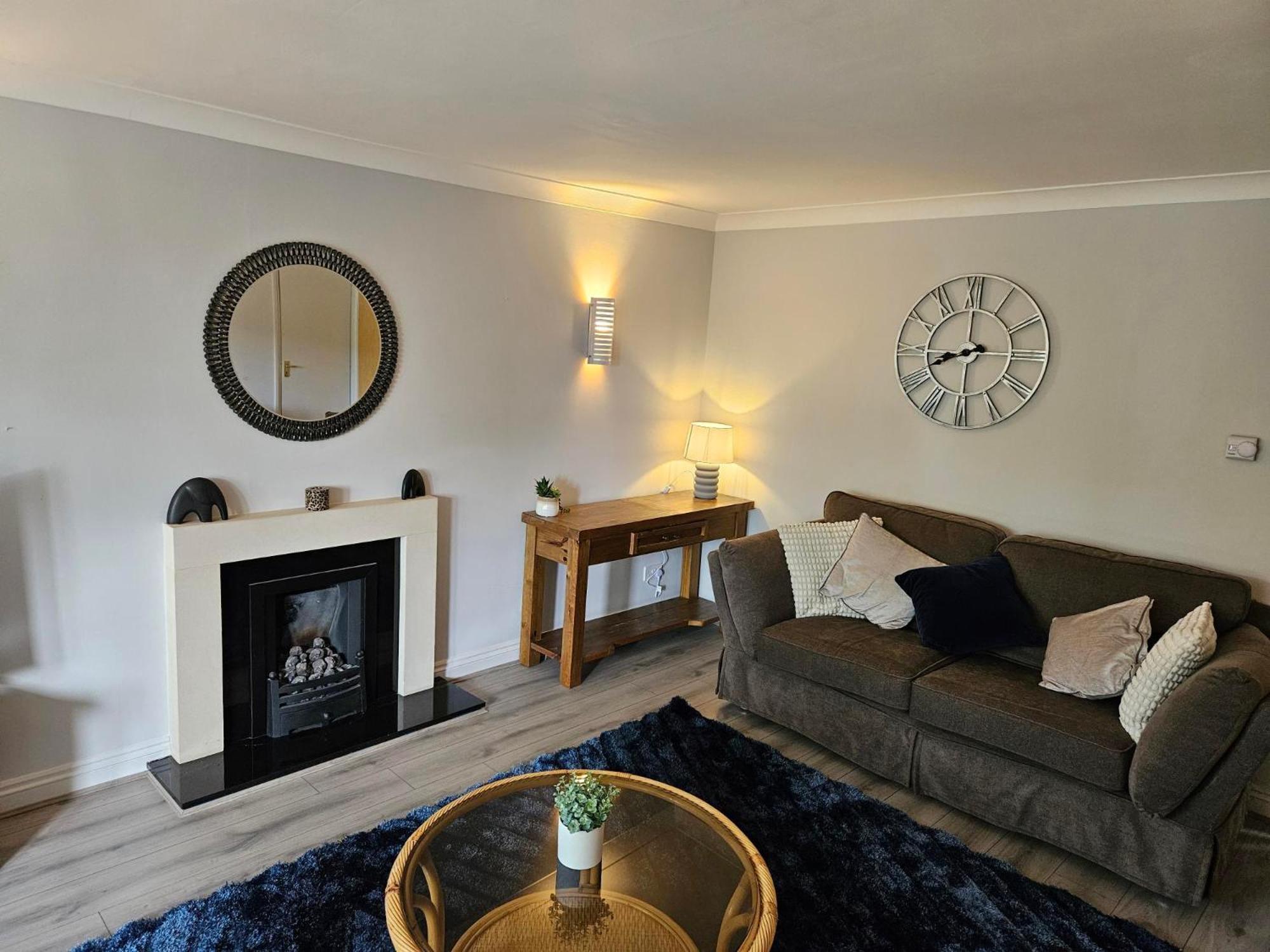 Redcot Gardens Stamford 4 Bed Contractor Familt Home With Parking 외부 사진