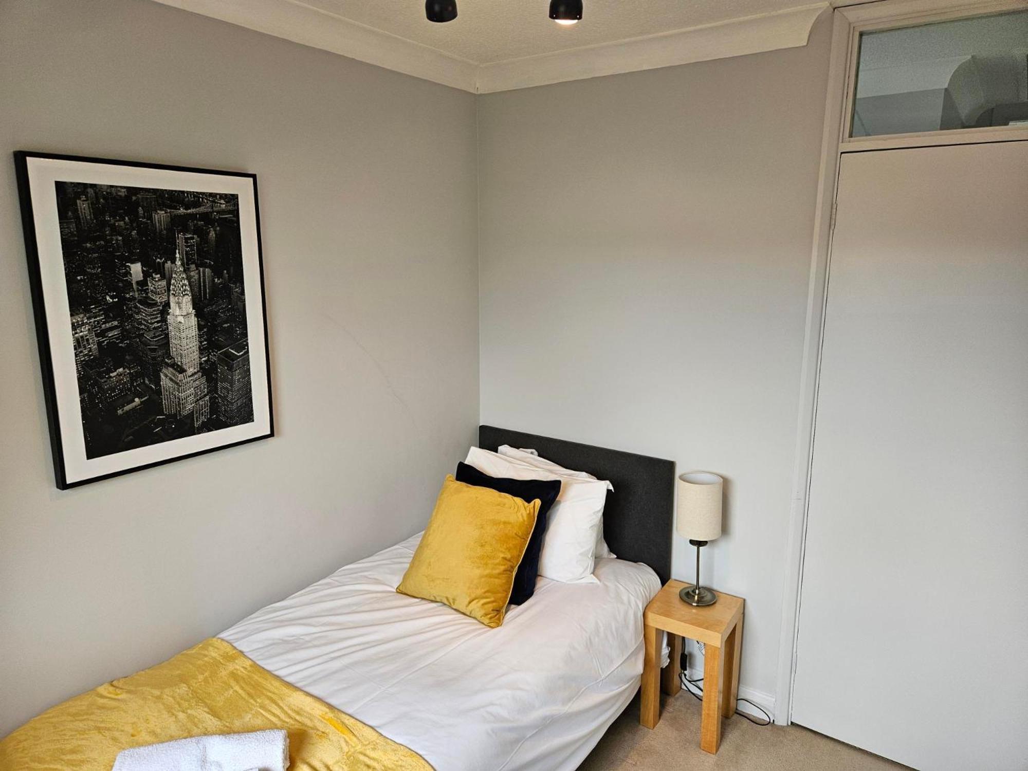 Redcot Gardens Stamford 4 Bed Contractor Familt Home With Parking 외부 사진