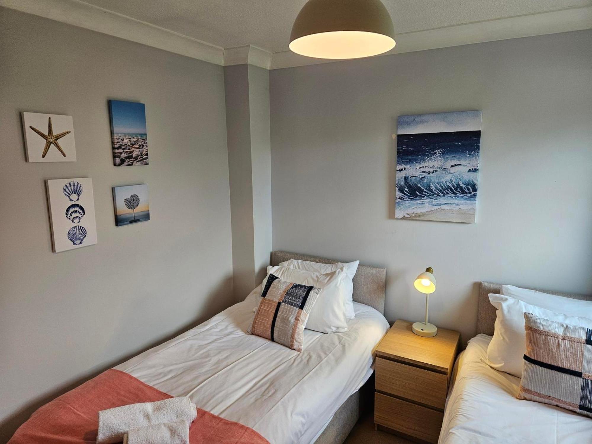 Redcot Gardens Stamford 4 Bed Contractor Familt Home With Parking 외부 사진