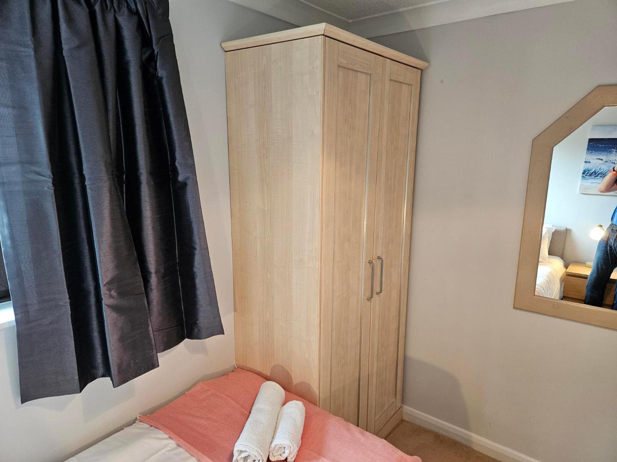 Redcot Gardens Stamford 4 Bed Contractor Familt Home With Parking 외부 사진