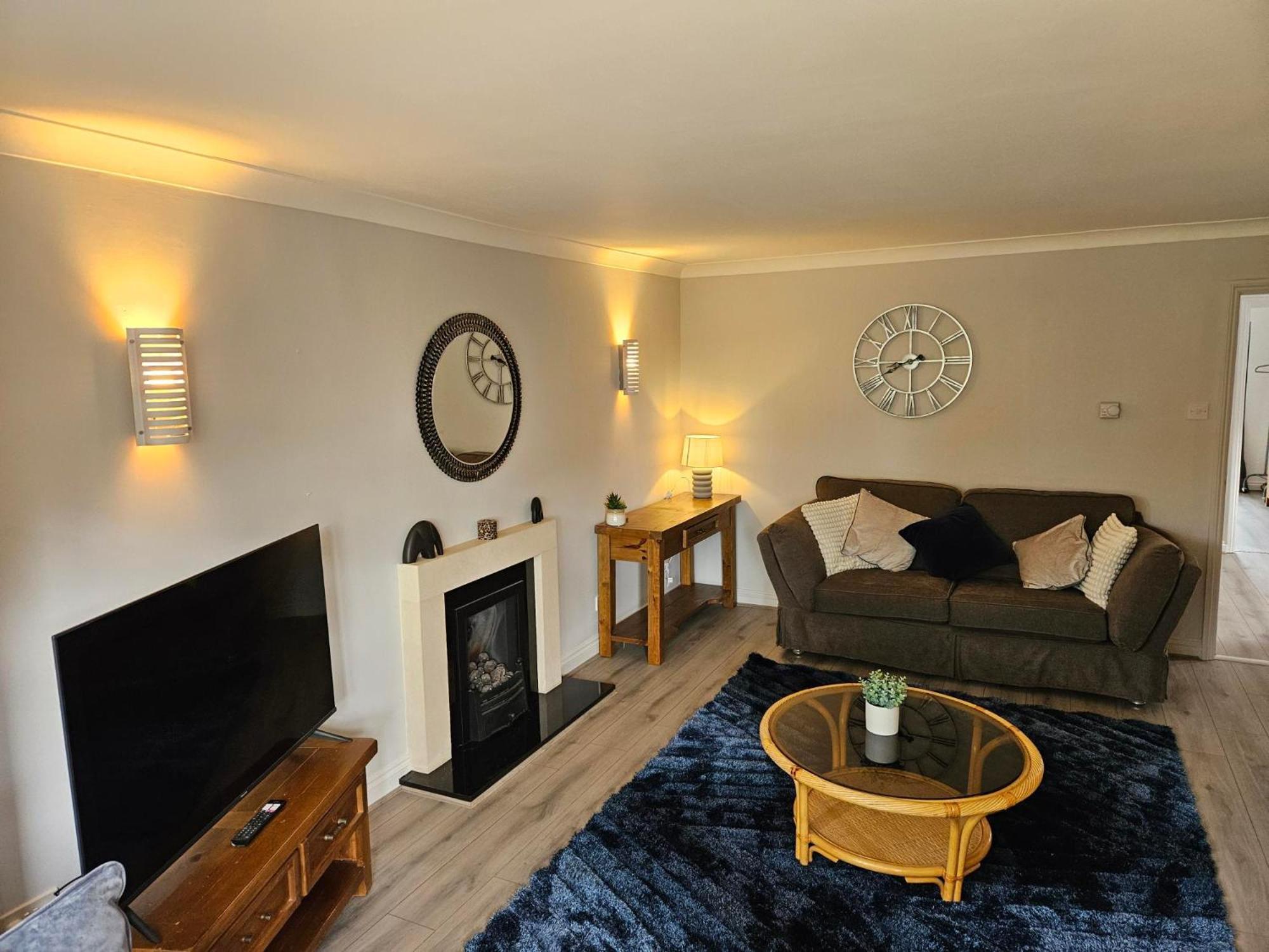 Redcot Gardens Stamford 4 Bed Contractor Familt Home With Parking 외부 사진